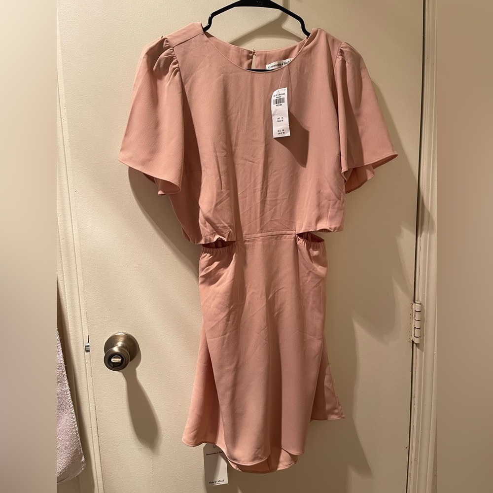 Abercrombie & Fitch Pink dress with side cutout